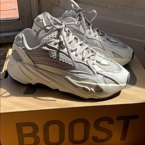 YEEZY 700 STATIC